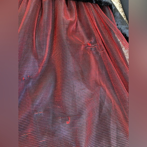 Royal Vampiress Costume - Size Child Medium (8-10) - Picture 8 of 16